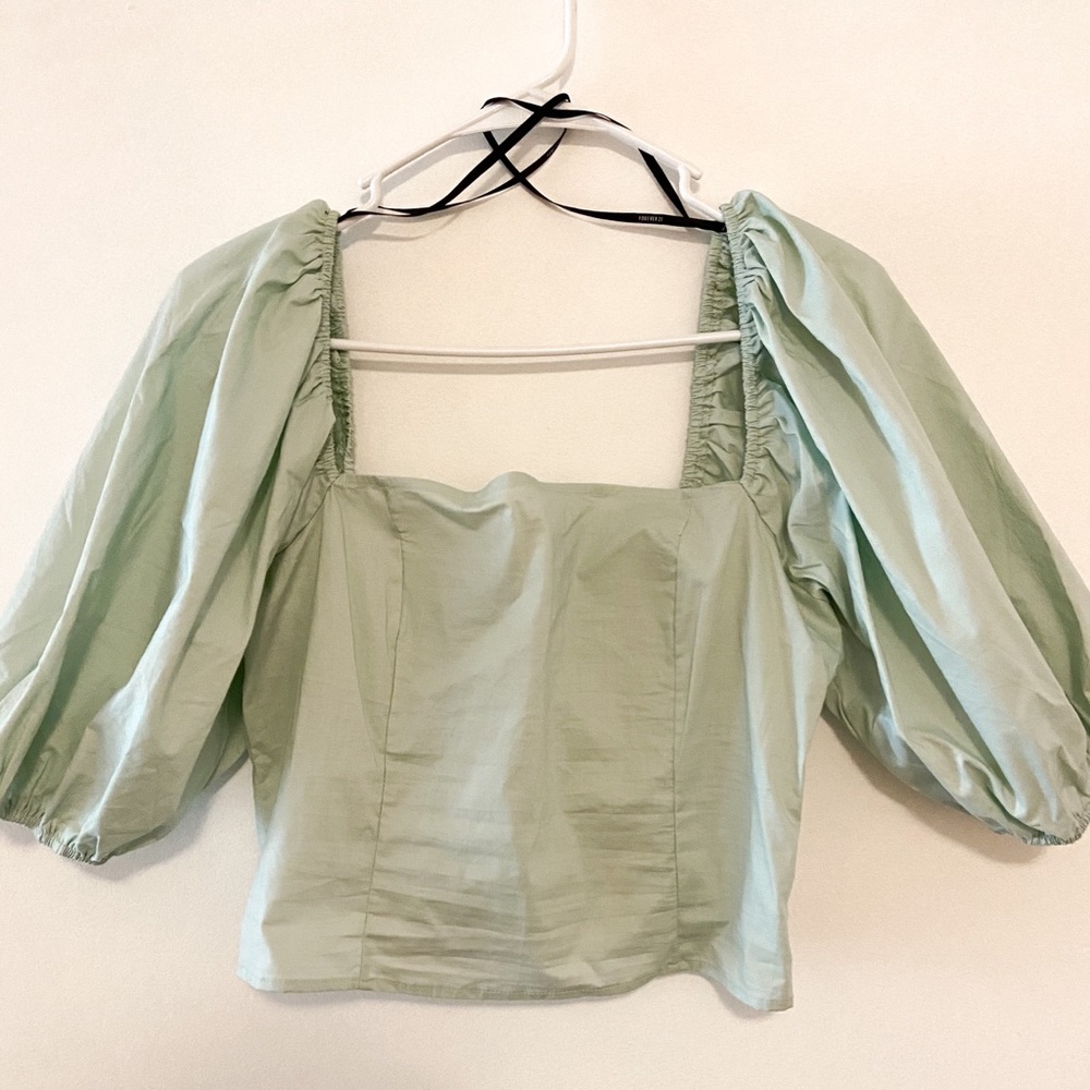 Puff sleeve crop top